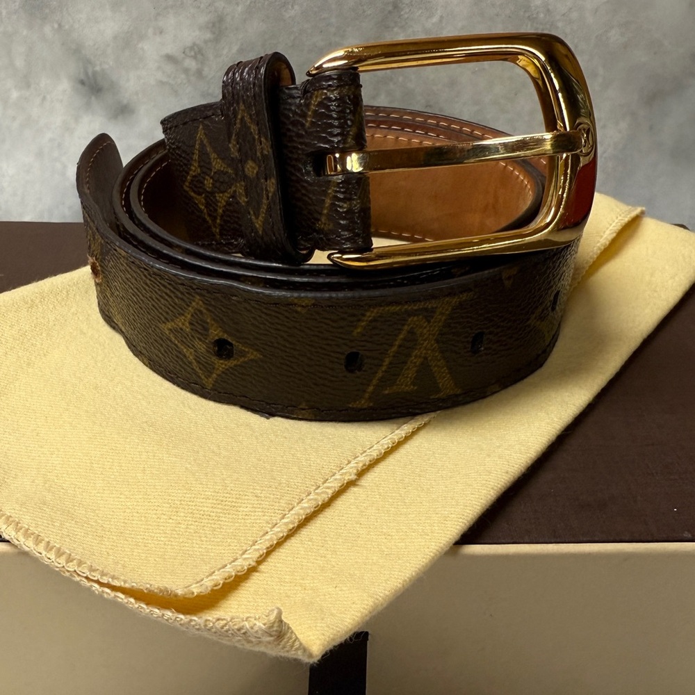 LOUIS VUITTON CURVED BELT SIZE 90 dust bag and box added extra hole